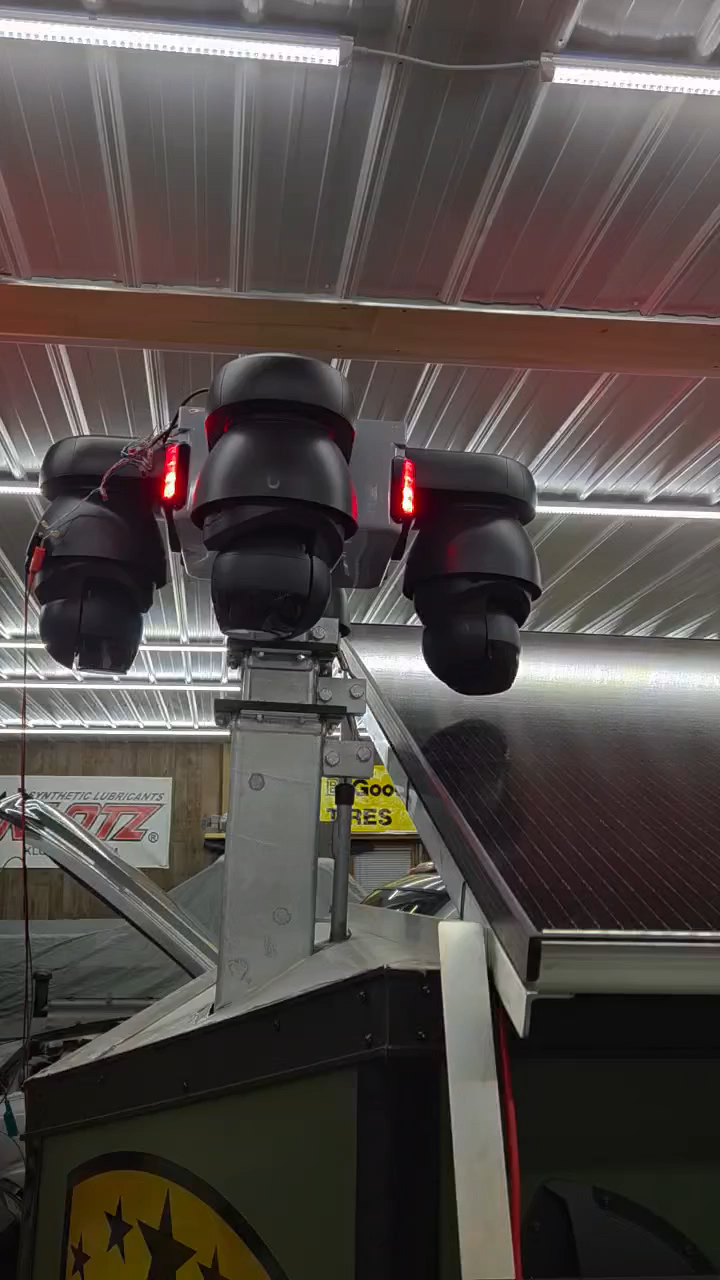 AI PTZ camera cluster on the surveillance trailer boom